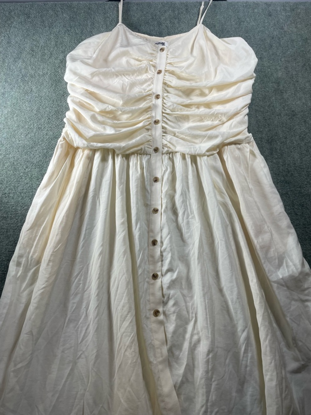 Elegant Cream Ruched Button-Front‎ Maxi Sundress